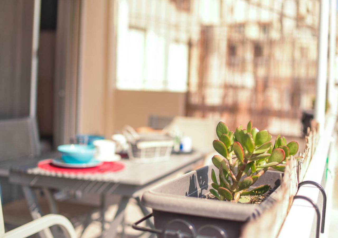 Modern Minimalistic Sunny With Balcony *